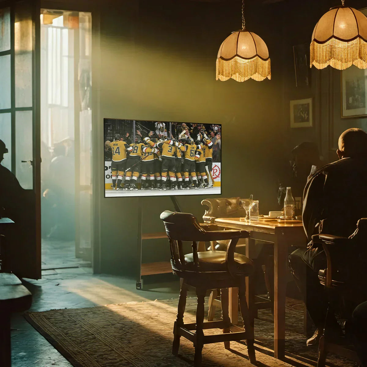 Game Day at Your Bar: What to Do When You Don’t Have Enough Screens