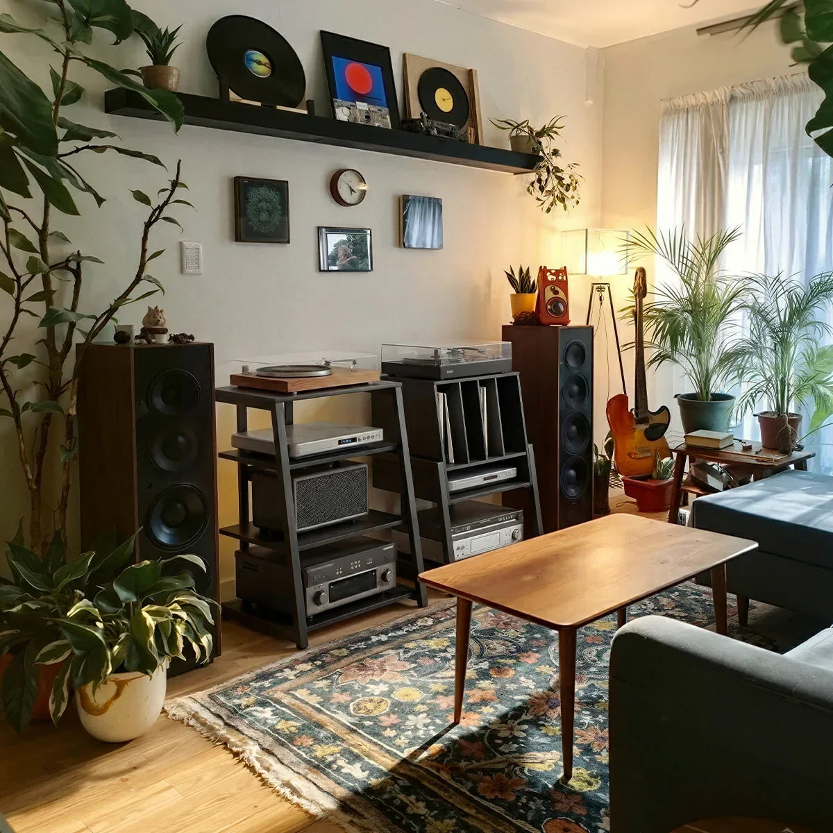 FITUEYES floor-standing vinyl record stand and audio cabinet—create a cozy, plant-filled audiovisual music corner in your living room.
